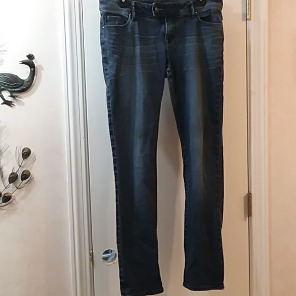 Cute low rise distressed jeans